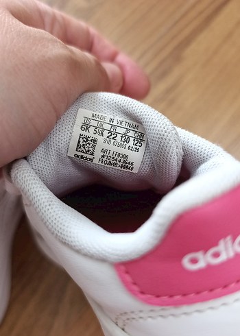 22 Beden Kız Çocuk Beyaz Adidas Cırt Cırtlı Spor Ayakkabı