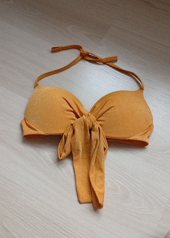 Parlak Bej Fiyonk Detaylı Kadın Bikini Üstü - Görsel 2