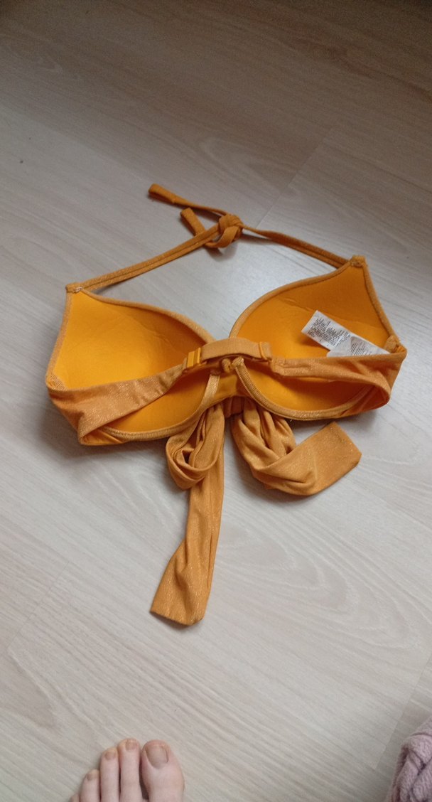 Parlak Bej Fiyonk Detaylı Kadın Bikini Üstü - Görsel 3