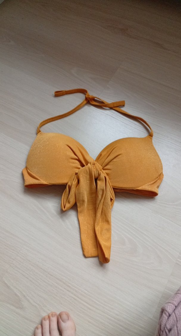 Parlak Bej Fiyonk Detaylı Kadın Bikini Üstü - Görsel 2