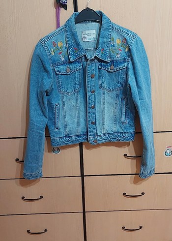 Nakışlı Kısa Mavi Kot Ceket