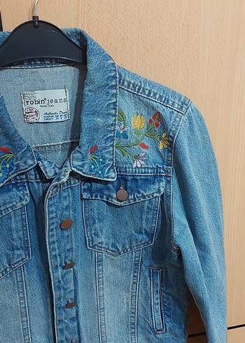 38 Beden mavi Renk Nakışlı Kısa Mavi Kot Ceket