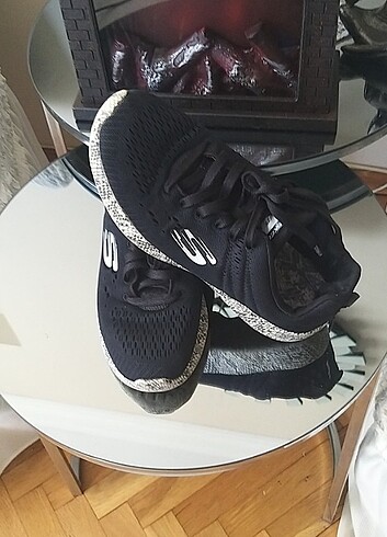 Skechers Spor Ayakkabısı 