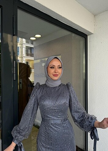 Gri simli abiye