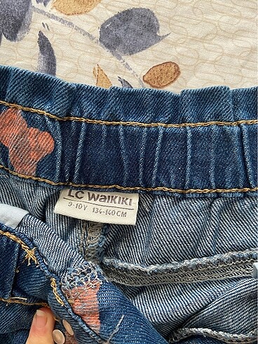 9 Yaş Beden Lcw kız çocuk mom jean (kot pantolon )