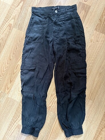 stradivarius siyah kargo pantolon