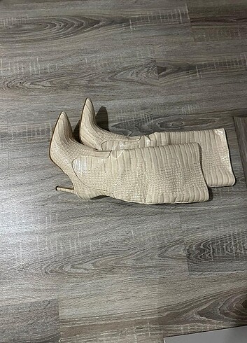 Crocodile desenli çizme 