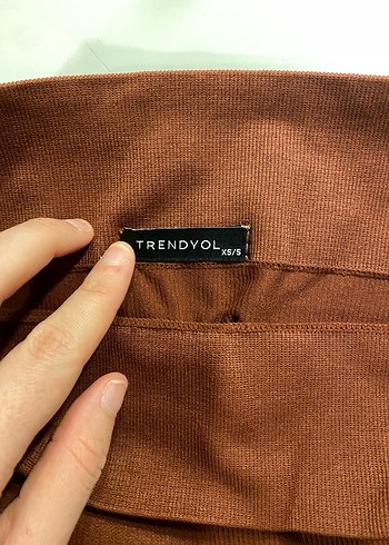 Kahverengi Kadın Midi Tayt ve Atlet Takımı - Görsel 4