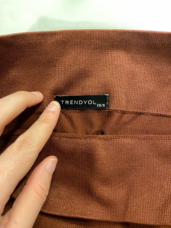 Kahverengi Kadın Midi Tayt ve Atlet Takımı - Görsel 4