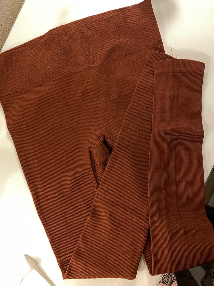 Kahverengi Kadın Midi Tayt ve Atlet Takımı - Görsel 5