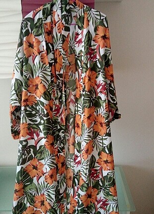 Çiçekli kimono