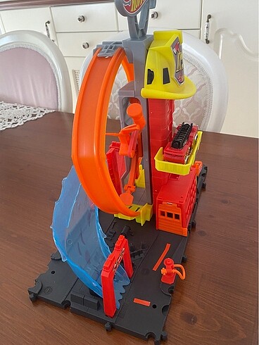 Beden Hotwheels itfaiye istasyonu