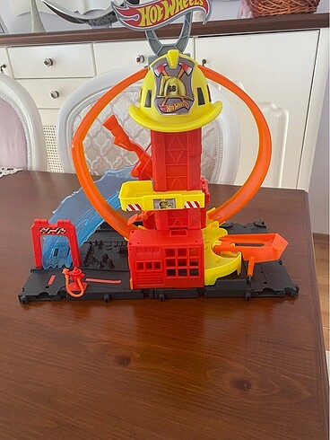 Hotwheels itfaiye istasyonu