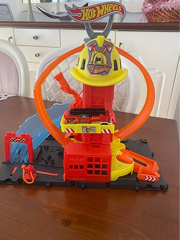 Beden Renk Hotwheels itfaiye istasyonu