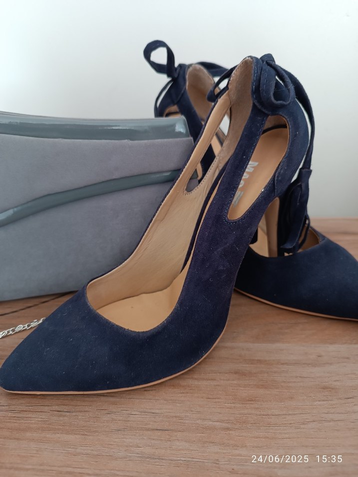 Zincir Detaylı Mavi Süet Stiletto - Görsel 2