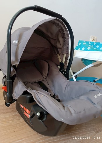 Mavi Bebek Yürüteci ve Gri Bebek Taşıyıcı - Görsel 2