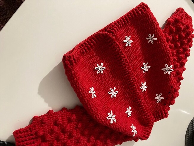 9-12 Ay Beden kırmızı Renk Alize cottonla örüldü bebek hırkası