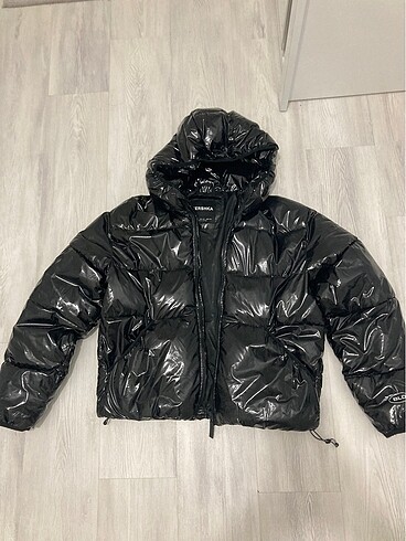 bershka parlak mont