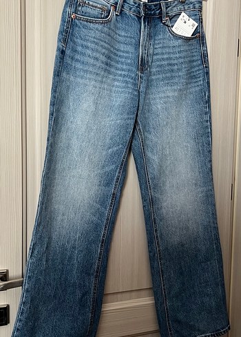 40 Beden mavi Renk Stradivarus marka D92 jean