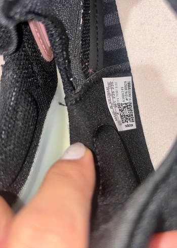 36,5 Beden siyah Renk Adidas ultraboost koşu ayakkabısı