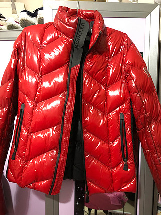 Moncler kırmızı mont
