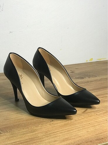 Siyah Stiletto