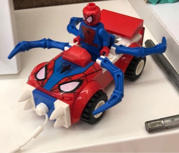 Orjinal Lego örümcek adam uçak ve figürler