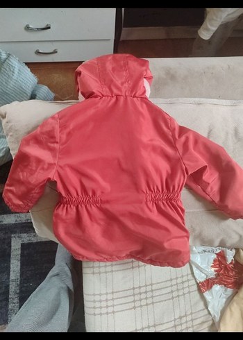 Kapüşonlu Düğmeli Kız Çocuk Montu - Görsel 4