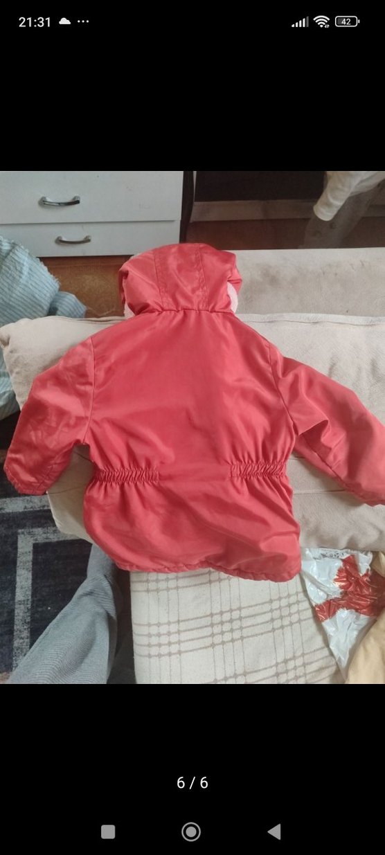 Kapüşonlu Düğmeli Kız Çocuk Montu - Görsel 4