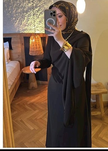 Siyahi Uzun Kollu Uzun Elbise