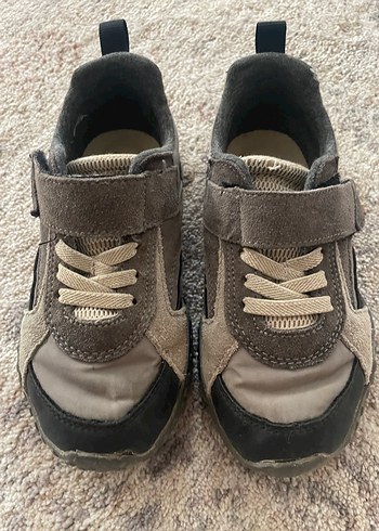 26 Beden Erkek Çocuk ayakkabılar Zara reebok