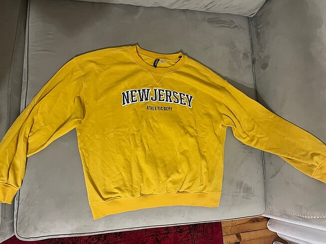 H&M sweatshirt