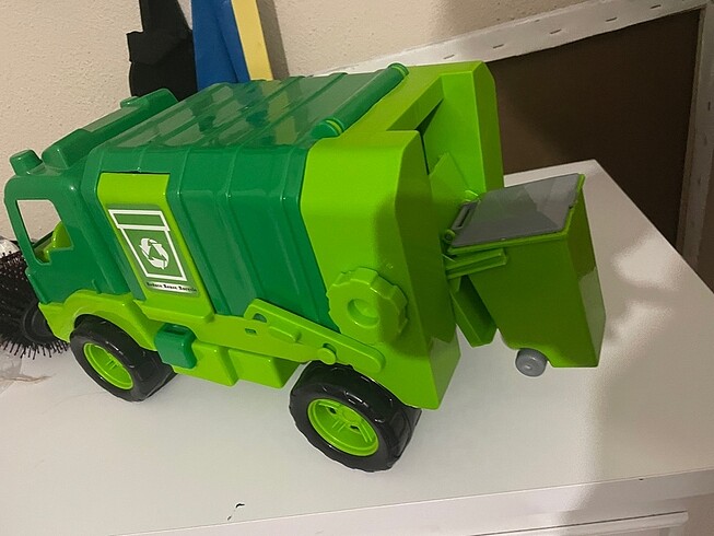  Beden Çöp kamyonu oyuncak 43cm
