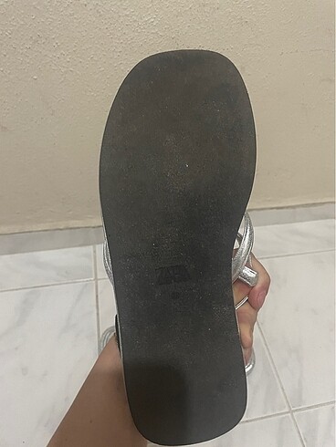 39 Beden çeşitli Renk Zara gümüş sandalet