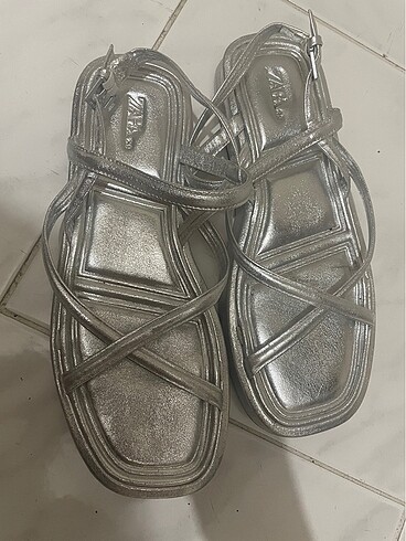 Zara gümüş sandalet