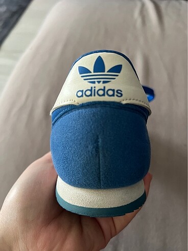 35 Beden mavi Renk Adidas spor ayakkabı