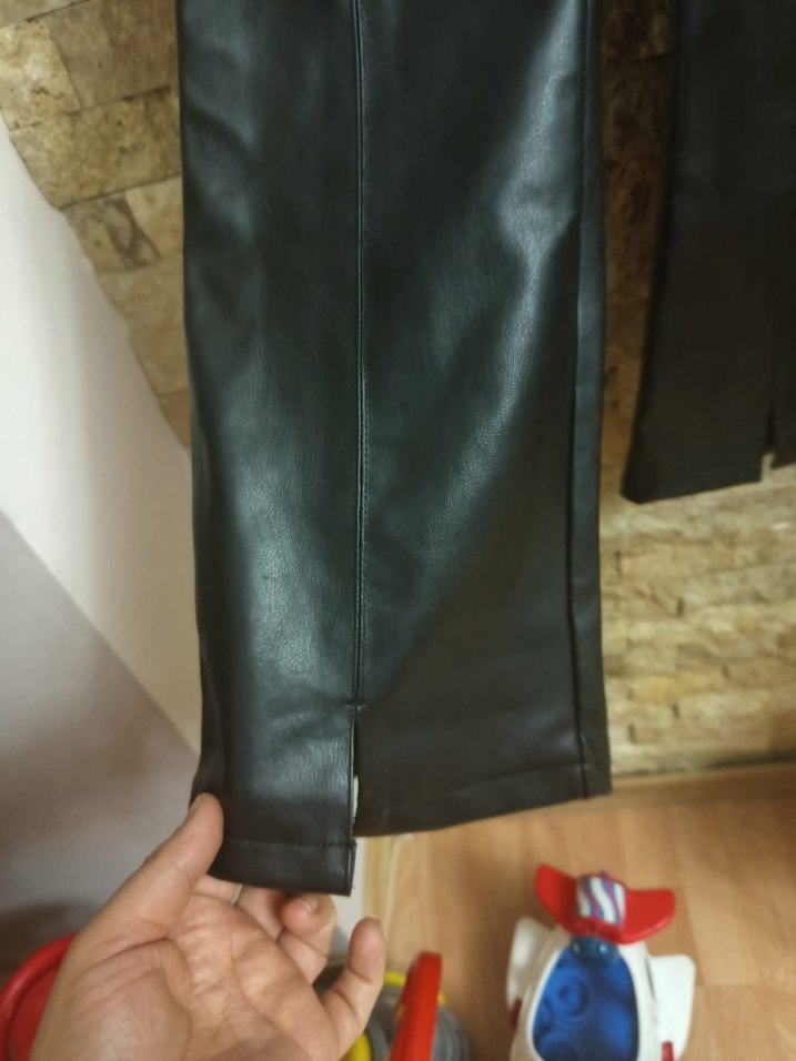 Kadın Siyah Deri Kemerli Pantolon - Görsel 2