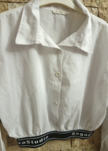 Düğmeli Uzun Kollu Beyaz Kısa Gömlek - Görsel 4