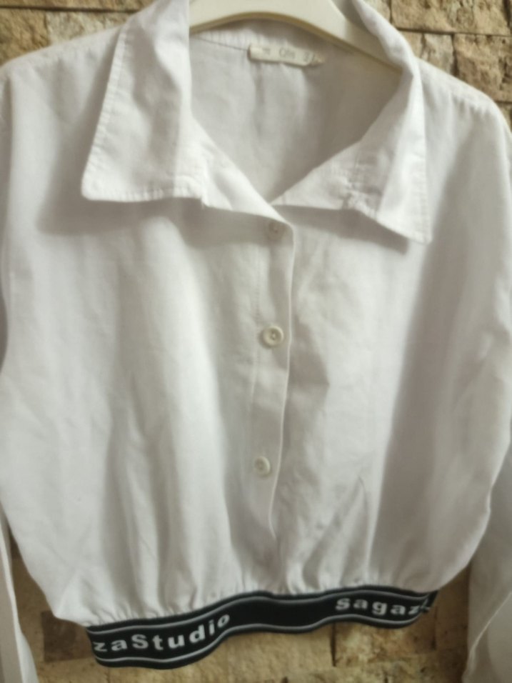 Düğmeli Uzun Kollu Beyaz Kısa Gömlek - Görsel 4