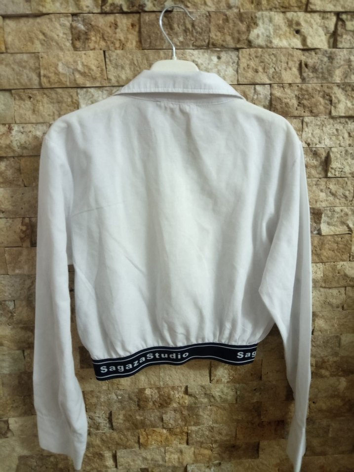 Düğmeli Uzun Kollu Beyaz Kısa Gömlek - Görsel 5