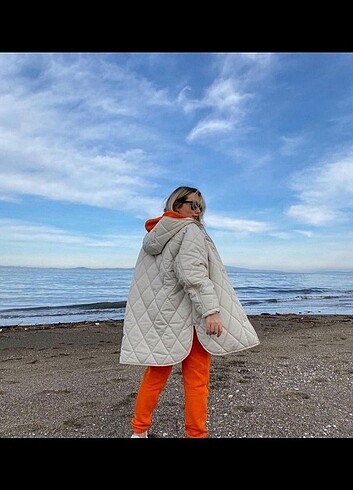 Zara Kapitone Mont