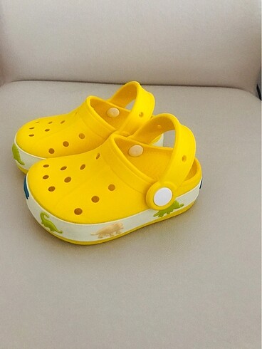 22 Beden sarı Renk POLARİS CROCS MODEL TERLİK