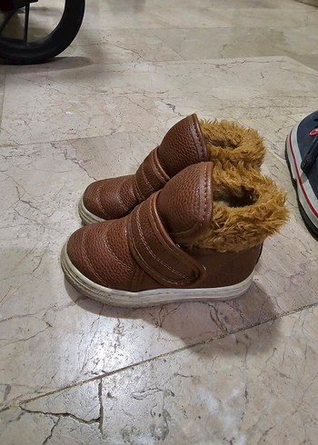 22 Beden kahverengi Renk Kahverengi Kürklü Unisex Çocuk Botu