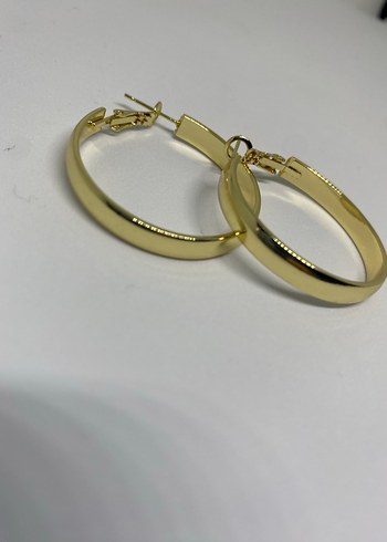 Altın Renkli Midi Halkalı Küpe - Görsel 4