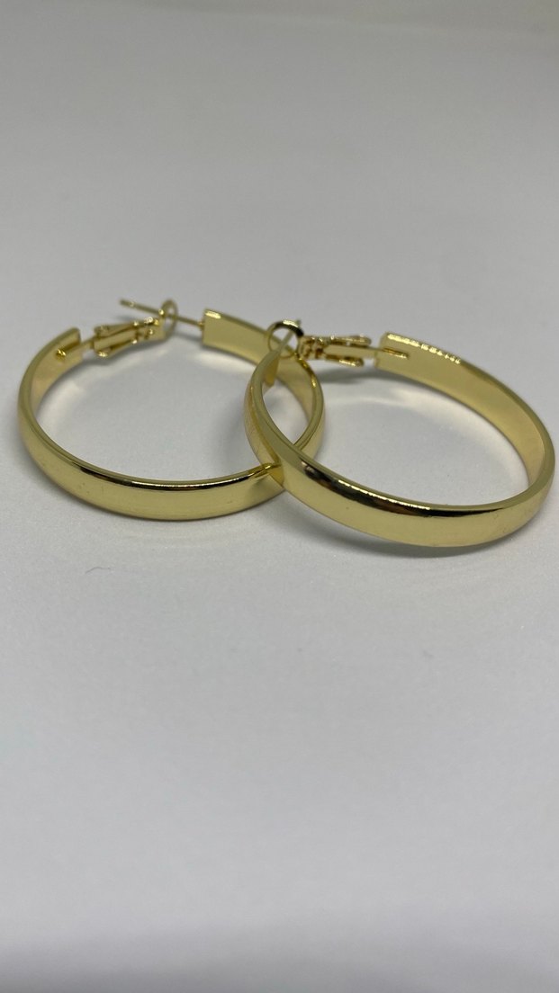 Altın Renkli Midi Halkalı Küpe - Görsel 2