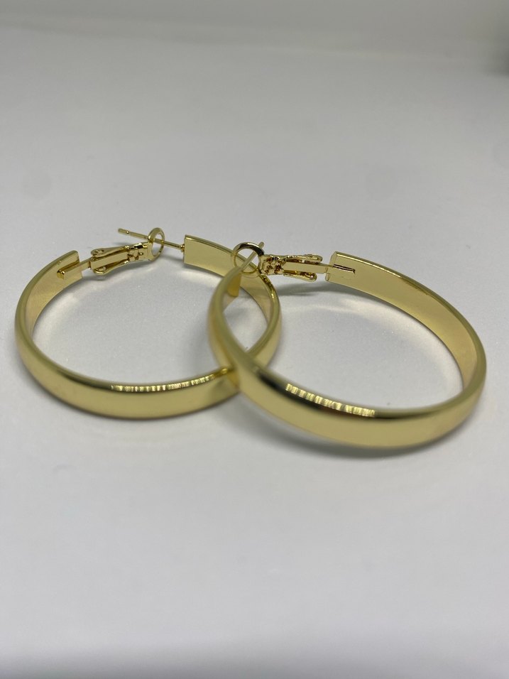 Altın Renkli Midi Halkalı Küpe - Görsel 3