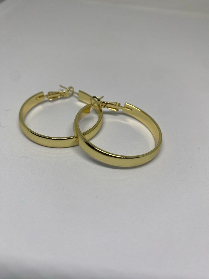 Altın Renkli Midi Halkalı Küpe - Görsel 5