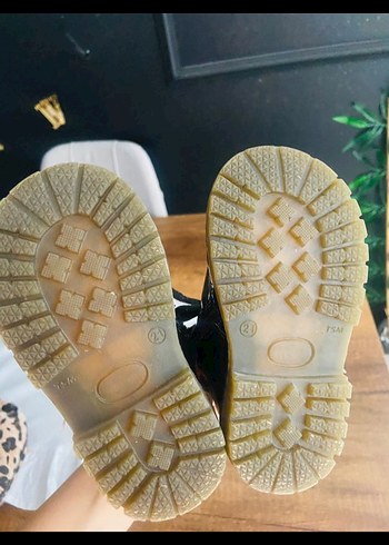 Parlak Siyah Kız Çocuk Goth Botları - Görsel 2