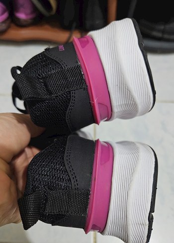 Pembe Desenli Siyah Bağcıklı Kadın Spor Ayakkabı - Görsel 3