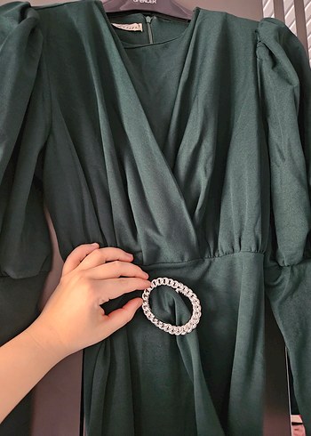 Kemerli Uzun Yeşil V Yaka Elbise - Görsel 3